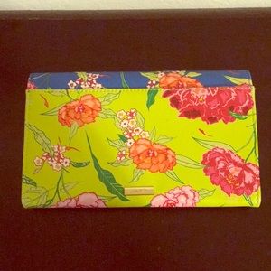 New without tag Aldo clutch !